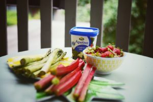 rhubarbe fraise asperges et feta sont nécessaires